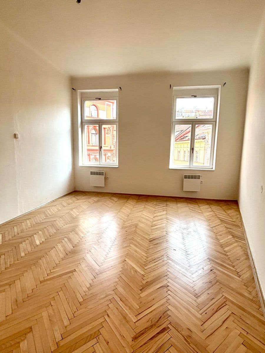 Pronájem bytu 3+1 93 m², Husitská, Praha, Praha Pronájem bytu 3+1 93 m², Husitská, Praha, Praha