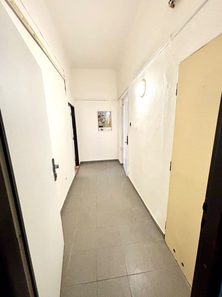 Pronájem bytu 3+1 93 m², Husitská, Praha, Praha Pronájem bytu 3+1 93 m², Husitská, Praha, Praha