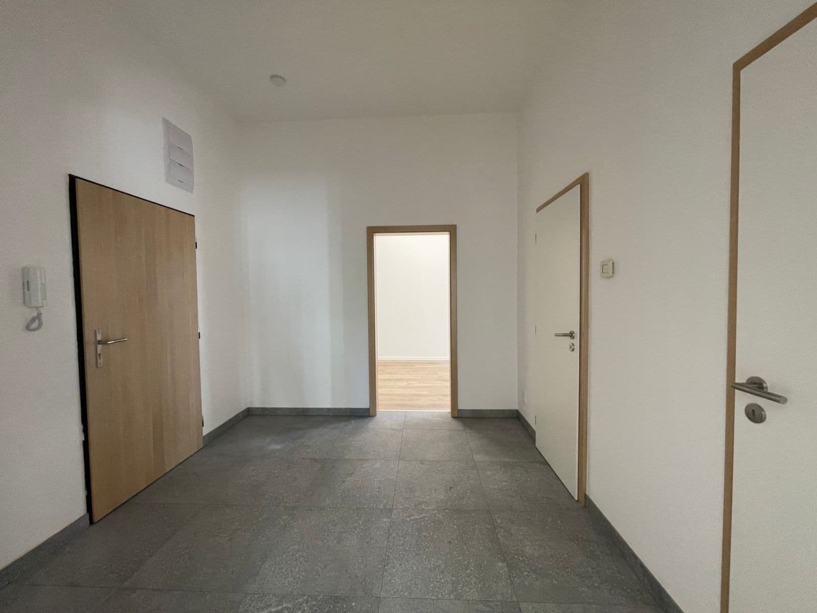 Pronájem bytu 3+1 90 m², Nádražní, Chomutov, Ústecký kraj Pronájem bytu 3+1 90 m², Nádražní, Chomutov, Ústecký kraj