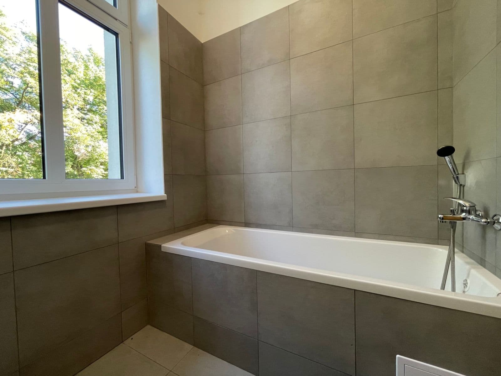 Pronájem bytu 3+1 90 m², Nádražní, Chomutov, Ústecký kraj Pronájem bytu 3+1 90 m², Nádražní, Chomutov, Ústecký kraj