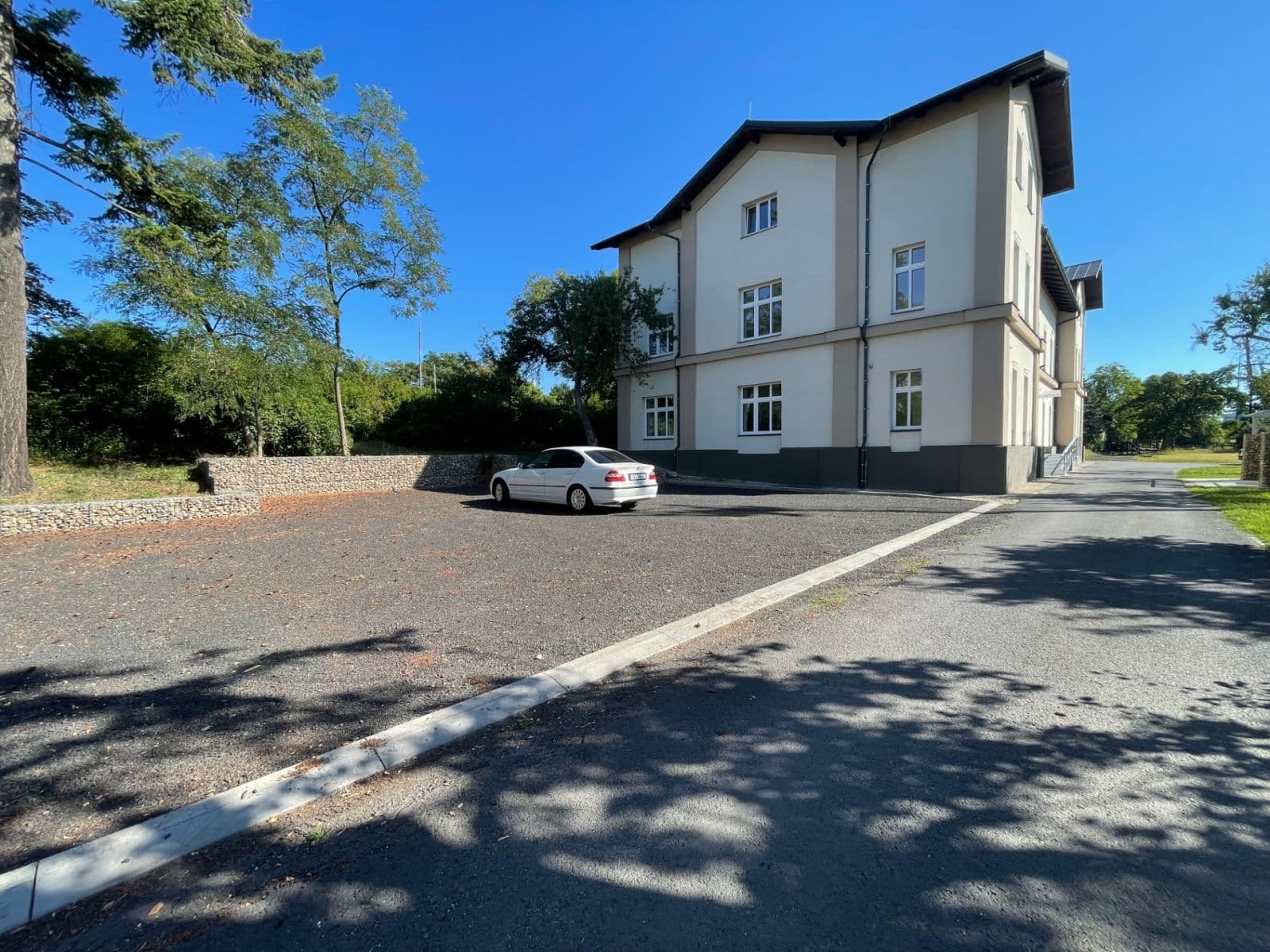 Pronájem bytu 3+1 90 m², Nádražní, Chomutov, Ústecký kraj Pronájem bytu 3+1 90 m², Nádražní, Chomutov, Ústecký kraj