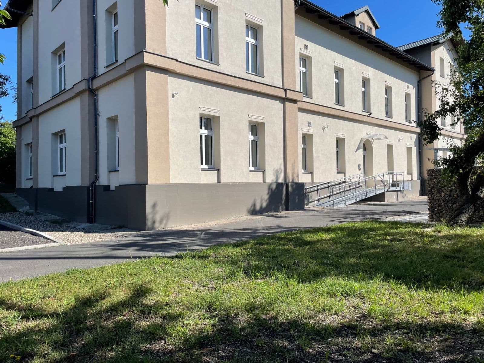 Pronájem bytu 3+1 90 m², Nádražní, Chomutov, Ústecký kraj Pronájem bytu 3+1 90 m², Nádražní, Chomutov, Ústecký kraj