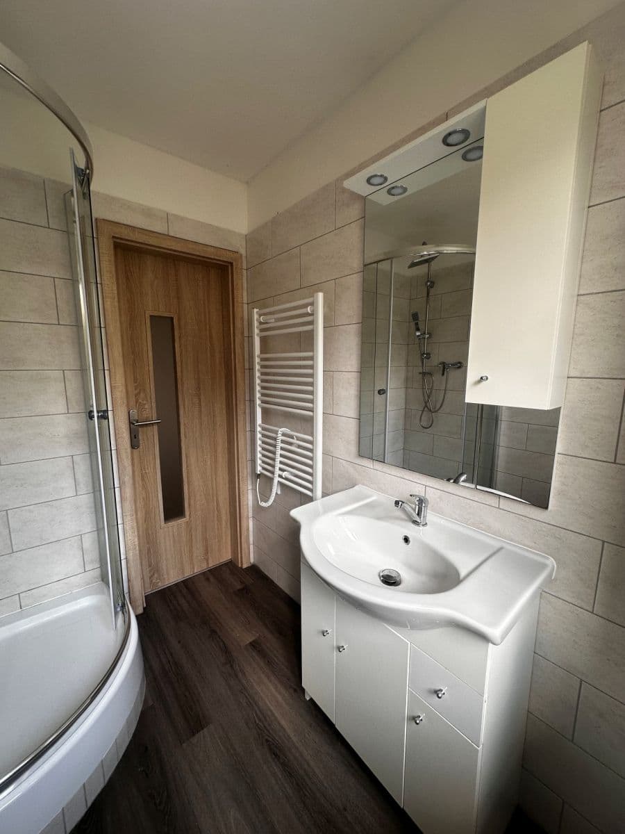 Pronájem bytu 1+kk 27 m², gen. Svobody, Teplice, Ústecký kraj Pronájem bytu 1+kk 27 m², gen. Svobody, Teplice, Ústecký kraj