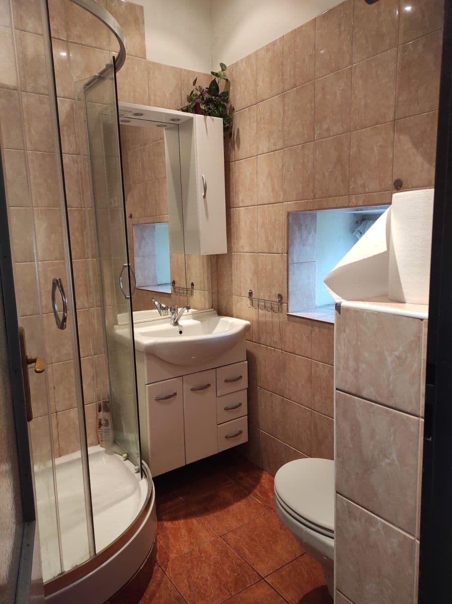 Pronájem domu 97 m², pozemek 300 m², nám. Dr. Tyrše, Čechtice, Středočeský kraj Pronájem domu 97 m², pozemek 300 m², nám. Dr. Tyrše, Čechtice, Středočeský kraj