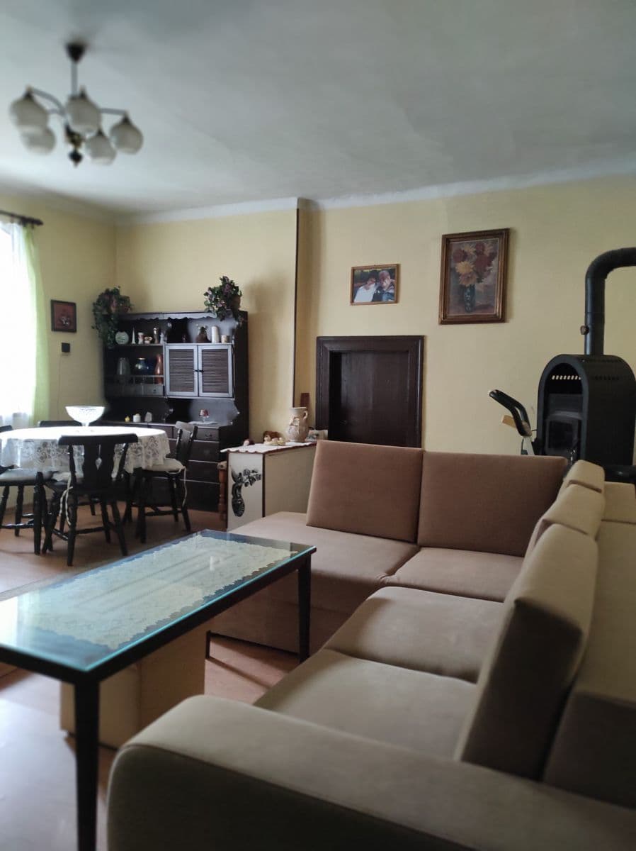 Pronájem domu 97 m², pozemek 300 m², nám. Dr. Tyrše, Čechtice, Středočeský kraj Pronájem domu 97 m², pozemek 300 m², nám. Dr. Tyrše, Čechtice, Středočeský kraj