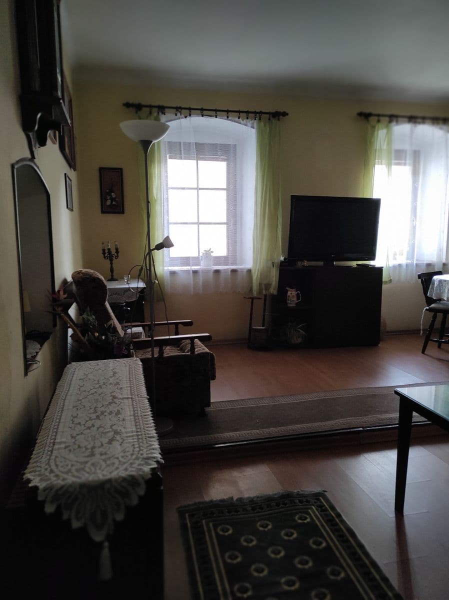 Pronájem domu 97 m², pozemek 300 m², nám. Dr. Tyrše, Čechtice, Středočeský kraj Pronájem domu 97 m², pozemek 300 m², nám. Dr. Tyrše, Čechtice, Středočeský kraj