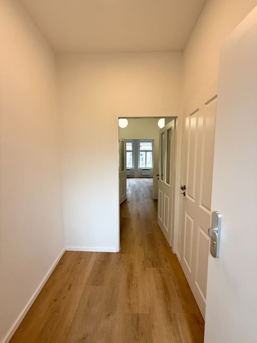 Pronájem bytu 1+1 30 m², U Kublova, Praha, Praha Pronájem bytu 1+1 30 m², U Kublova, Praha, Praha