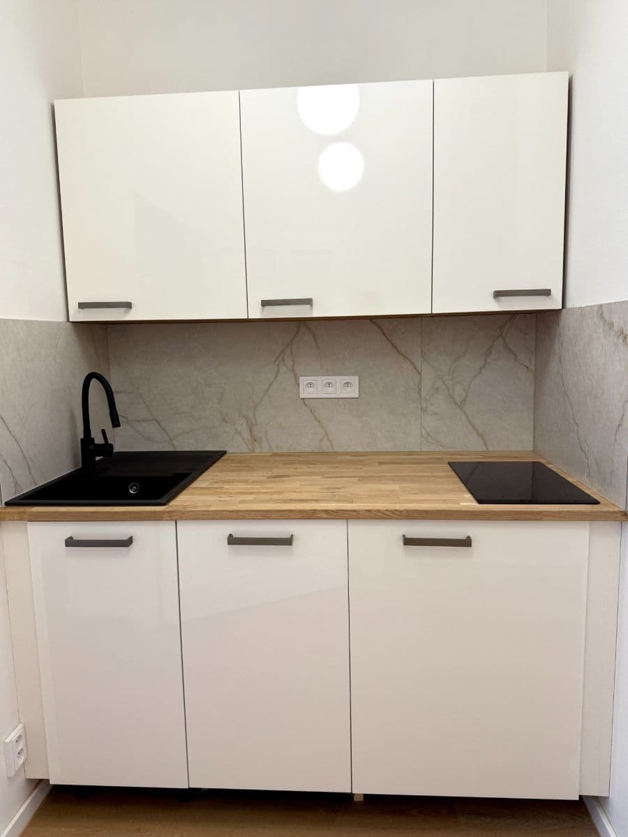 Pronájem bytu 1+1 30 m², U Kublova, Praha, Praha Pronájem bytu 1+1 30 m², U Kublova, Praha, Praha