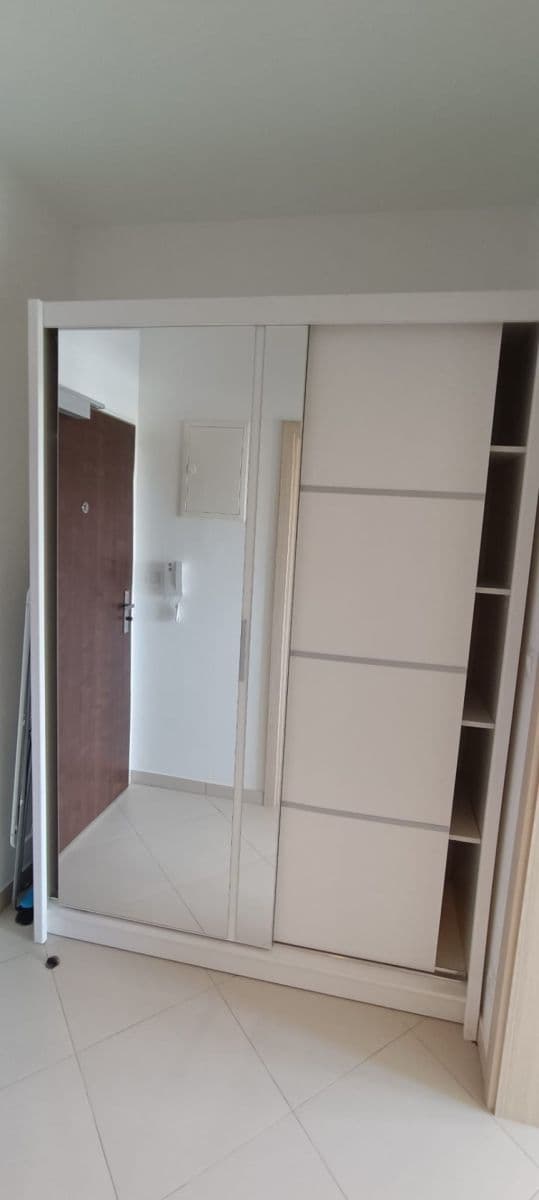 Pronájem bytu 1+kk 37 m², Hlučkova, Praha, Praha Pronájem bytu 1+kk 37 m², Hlučkova, Praha, Praha