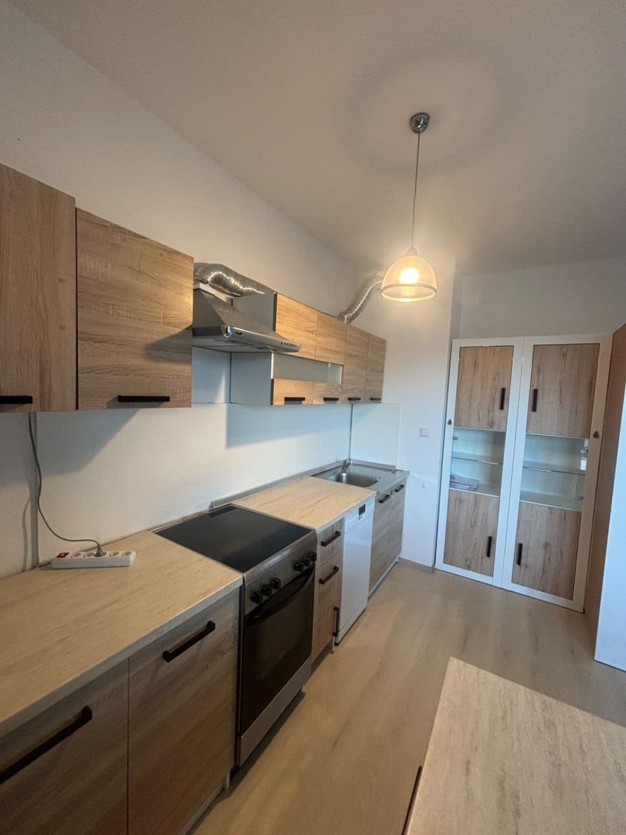 Pronájem bytu 1+kk 37 m², Hlučkova, Praha, Praha Pronájem bytu 1+kk 37 m², Hlučkova, Praha, Praha