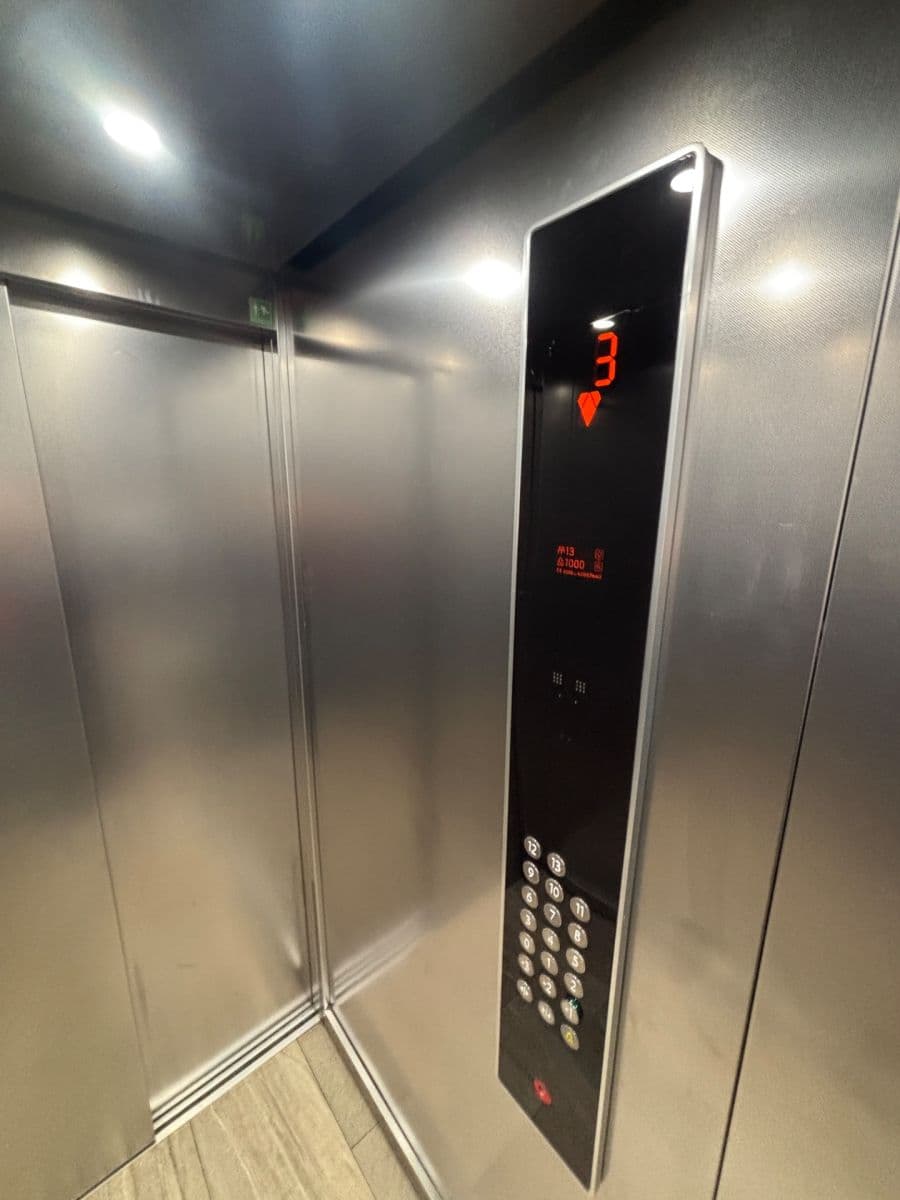 Pronájem bytu 1+kk 37 m², Hlučkova, Praha, Praha Pronájem bytu 1+kk 37 m², Hlučkova, Praha, Praha