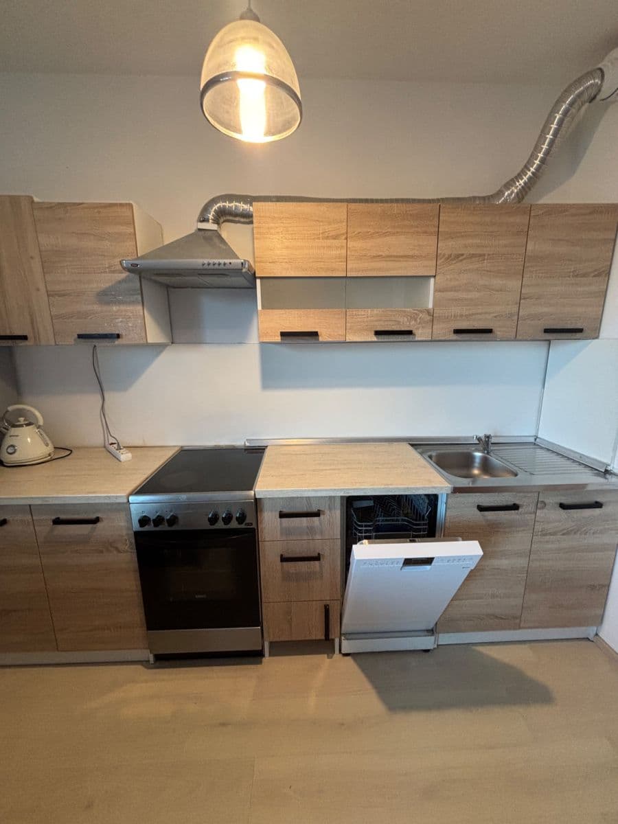 Pronájem bytu 1+kk 37 m², Hlučkova, Praha, Praha Pronájem bytu 1+kk 37 m², Hlučkova, Praha, Praha