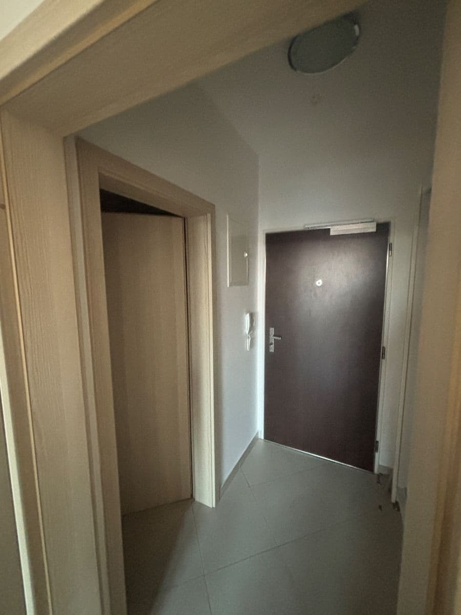 Pronájem bytu 1+kk 37 m², Hlučkova, Praha, Praha Pronájem bytu 1+kk 37 m², Hlučkova, Praha, Praha