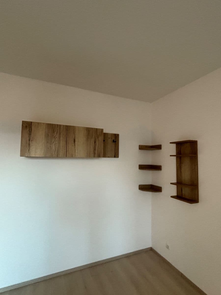 Pronájem bytu 1+kk 37 m², Hlučkova, Praha, Praha Pronájem bytu 1+kk 37 m², Hlučkova, Praha, Praha
