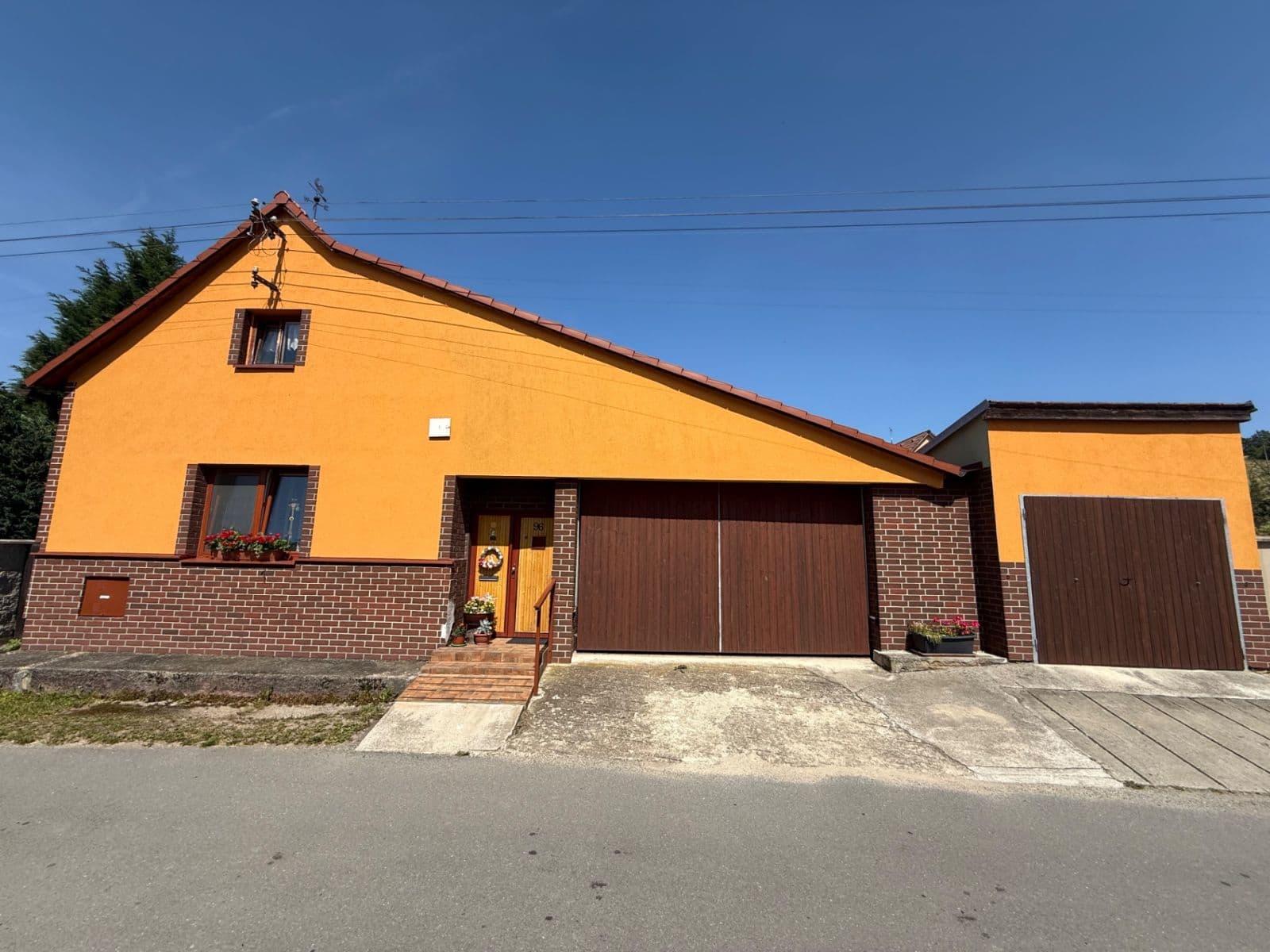 Prodej domu 140 m², pozemek 2.542 m², Na Brance, Krušovice, Středočeský kraj Prodej domu 140 m², pozemek 2.542 m², Na Brance, Krušovice, Středočeský kraj