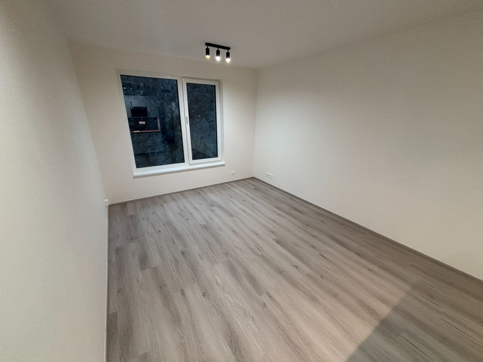 Pronájem bytu 1+kk 28 m², Bystrcká, Brno, Jihomoravský kraj Pronájem bytu 1+kk 28 m², Bystrcká, Brno, Jihomoravský kraj