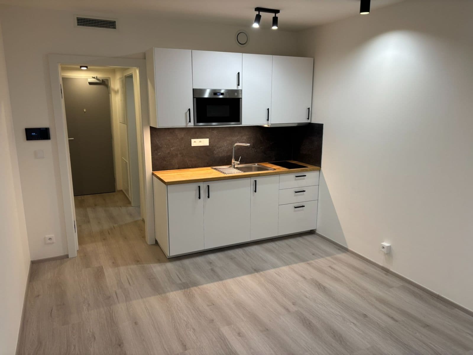 Pronájem bytu 1+kk 28 m², Bystrcká, Brno, Jihomoravský kraj Pronájem bytu 1+kk 28 m², Bystrcká, Brno, Jihomoravský kraj