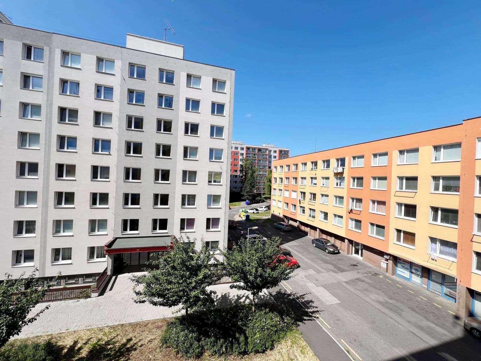 Pronájem bytu 3+1 70 m², Nad Stadionem, Králův Dvůr, Středočeský kraj Pronájem bytu 3+1 70 m², Nad Stadionem, Králův Dvůr, Středočeský kraj