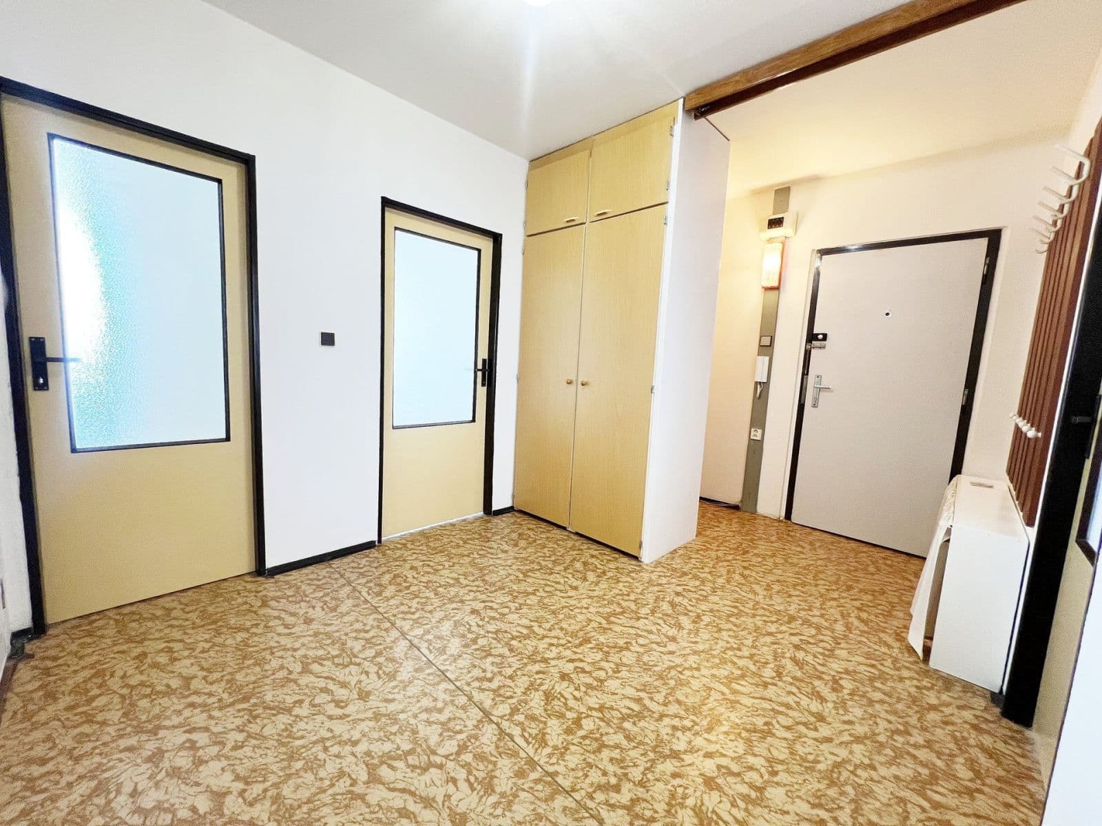 Pronájem bytu 3+1 70 m², Nad Stadionem, Králův Dvůr, Středočeský kraj Pronájem bytu 3+1 70 m², Nad Stadionem, Králův Dvůr, Středočeský kraj