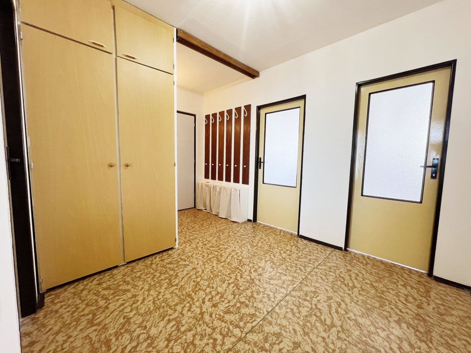 Pronájem bytu 3+1 70 m², Nad Stadionem, Králův Dvůr, Středočeský kraj Pronájem bytu 3+1 70 m², Nad Stadionem, Králův Dvůr, Středočeský kraj