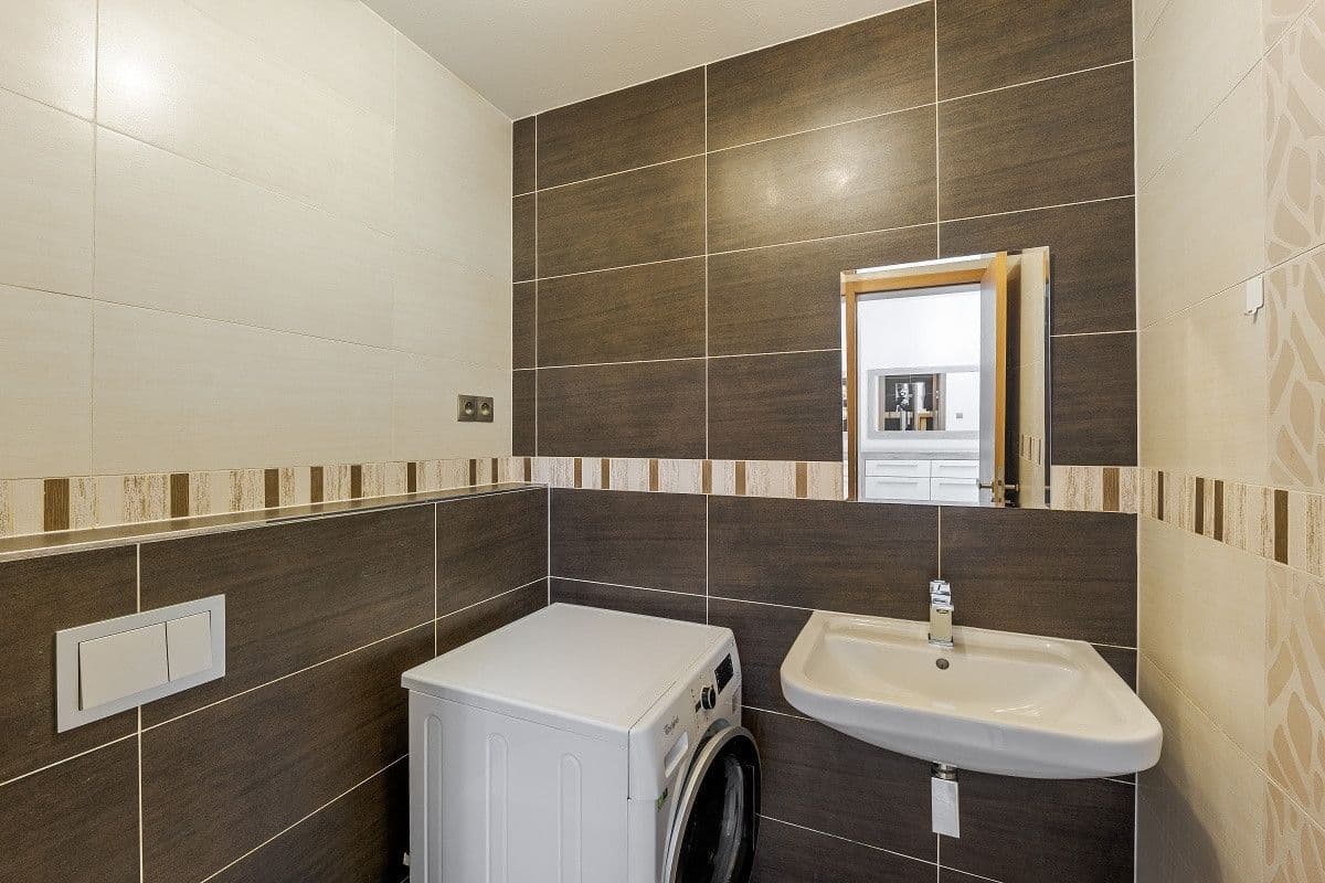 Pronájem bytu 49 m², U Okrouhlíku c, Praha, Praha Pronájem bytu 49 m², U Okrouhlíku c, Praha, Praha