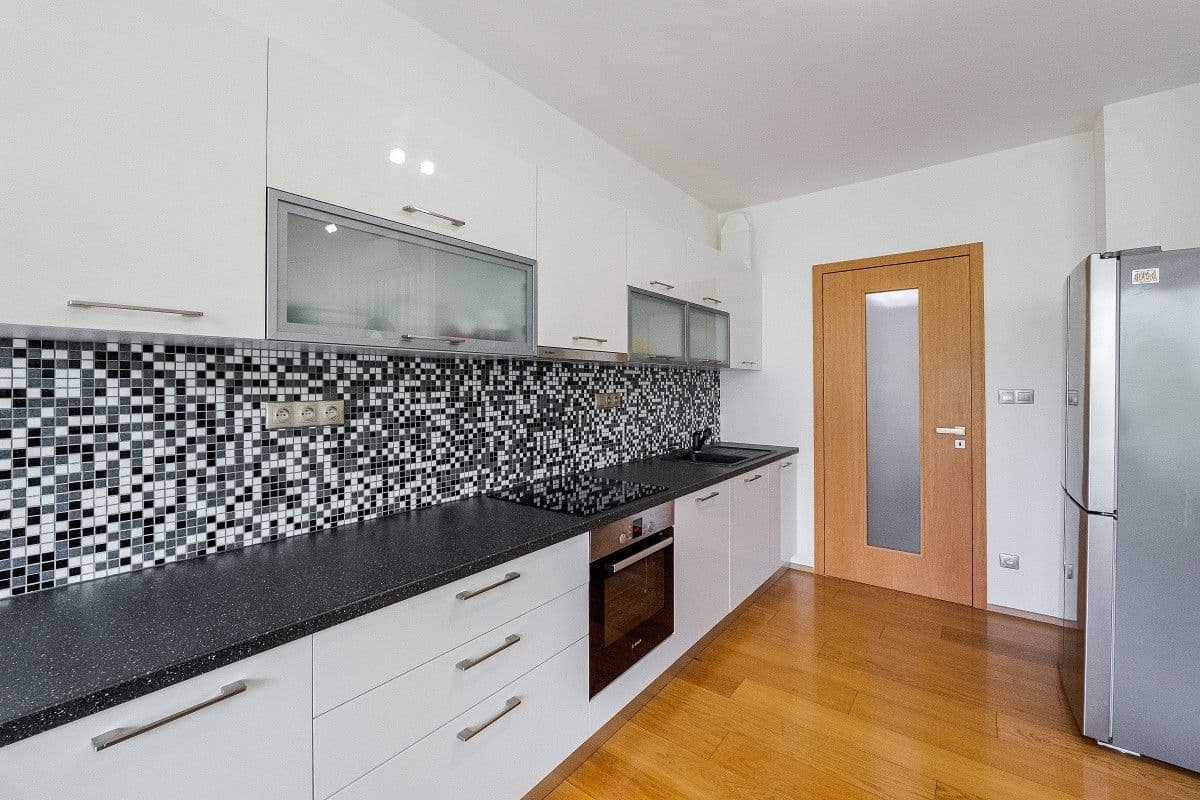 Pronájem bytu 49 m², U Okrouhlíku c, Praha, Praha Pronájem bytu 49 m², U Okrouhlíku c, Praha, Praha