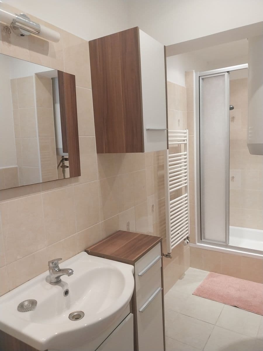 Pronájem bytu 1+1 45 m², Jičínská, Praha, Praha Pronájem bytu 1+1 45 m², Jičínská, Praha, Praha
