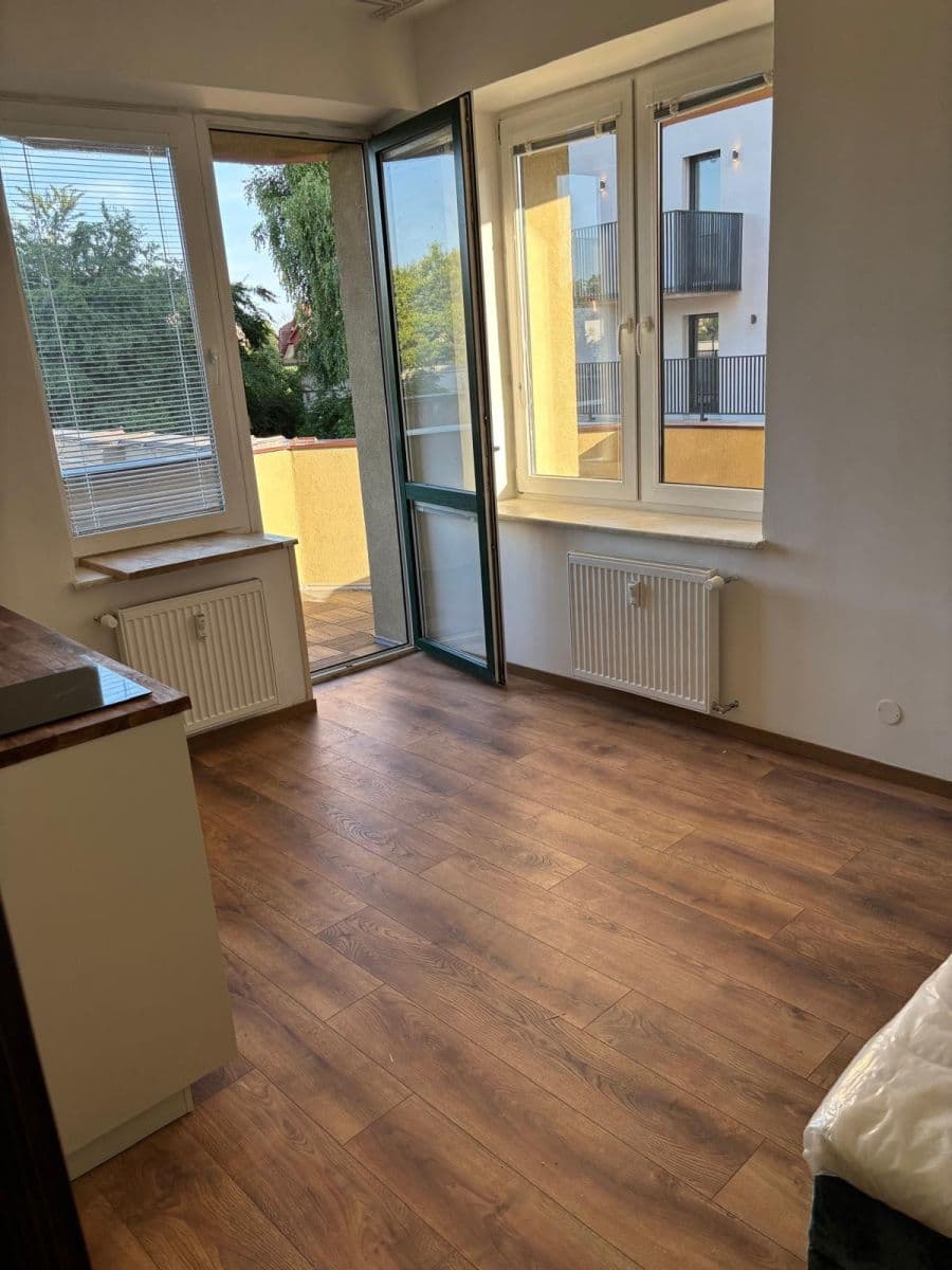 Pronájem bytu 1+kk 24 m², Suchdolské náměstí, Praha, Praha Pronájem bytu 1+kk 24 m², Suchdolské náměstí, Praha, Praha