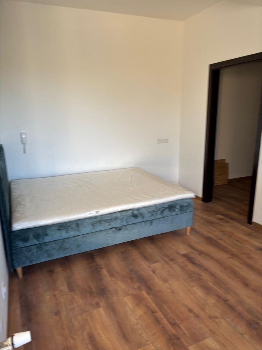 Pronájem bytu 1+kk 24 m², Suchdolské náměstí, Praha, Praha Pronájem bytu 1+kk 24 m², Suchdolské náměstí, Praha, Praha