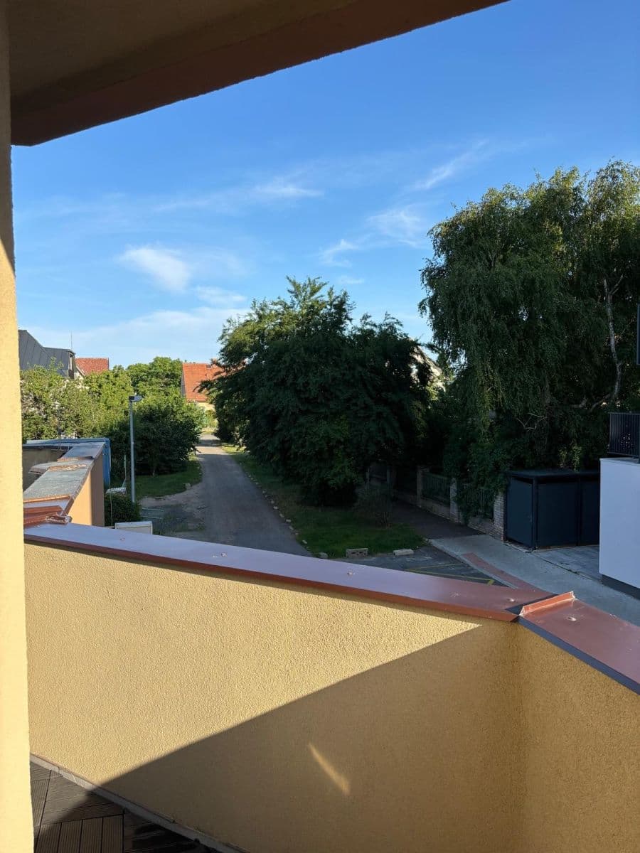 Pronájem bytu 1+kk 24 m², Suchdolské náměstí, Praha, Praha Pronájem bytu 1+kk 24 m², Suchdolské náměstí, Praha, Praha