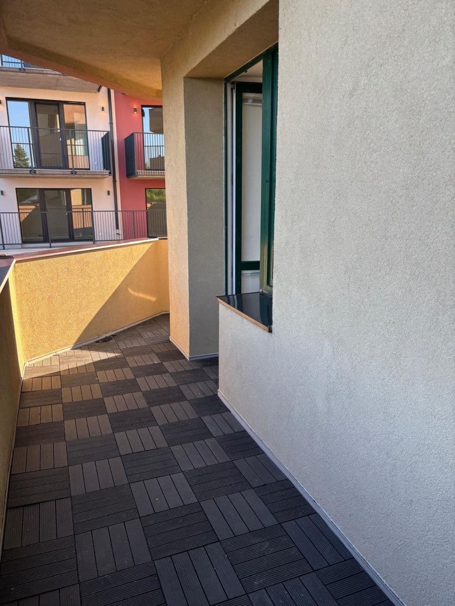 Pronájem bytu 1+kk 24 m², Suchdolské náměstí, Praha, Praha Pronájem bytu 1+kk 24 m², Suchdolské náměstí, Praha, Praha