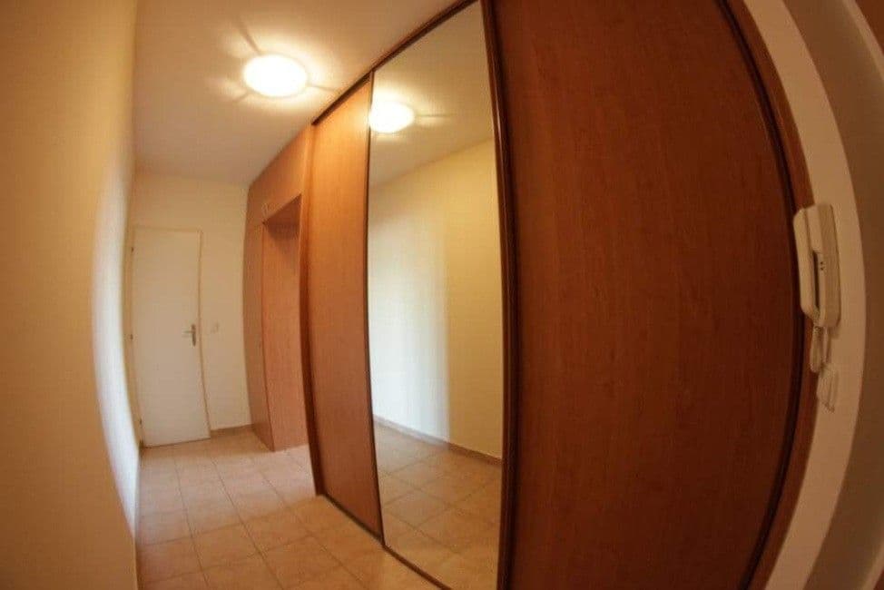 Pronájem bytu 2+kk 50 m², Ve Stromkách, Vestec, Středočeský kraj Pronájem bytu 2+kk 50 m², Ve Stromkách, Vestec, Středočeský kraj