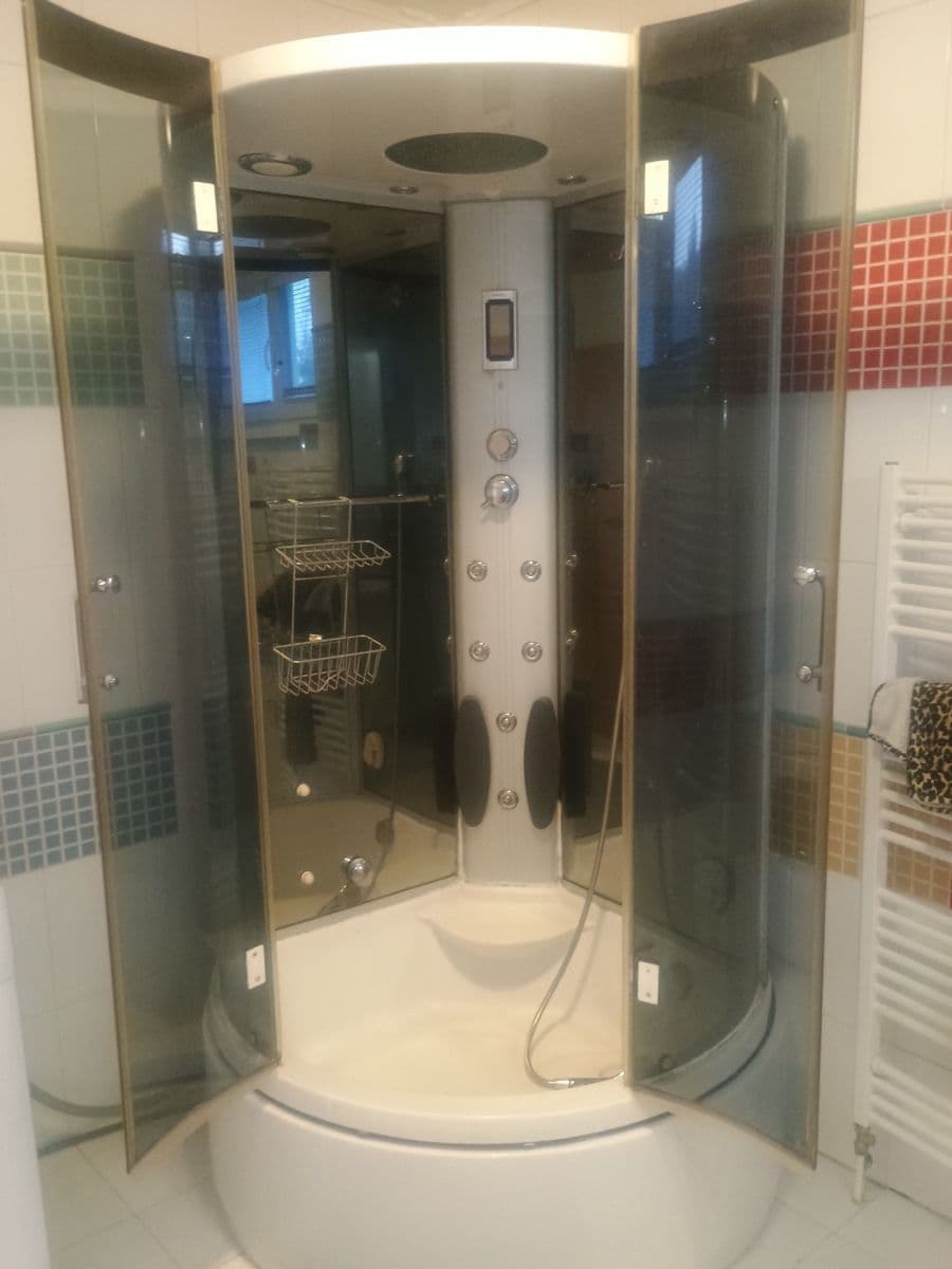 Pronájem domu 110 m², pozemek 400 m², u učiliště, Praha, Praha Pronájem domu 110 m², pozemek 400 m², u učiliště, Praha, Praha