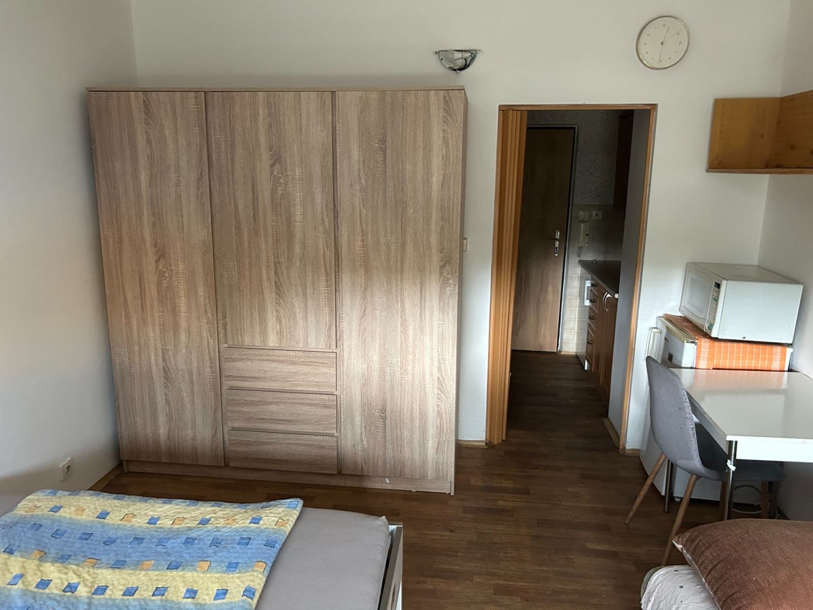 Pronájem bytu 1+kk 20 m², Jedovnická, Brno, Jihomoravský kraj Pronájem bytu 1+kk 20 m², Jedovnická, Brno, Jihomoravský kraj