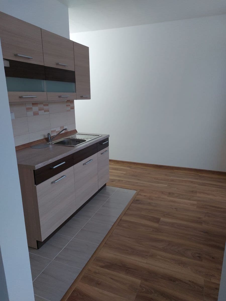 Pronájem bytu 1+1 35 m², Na Vyhaslém, Kladno, Středočeský kraj Pronájem bytu 1+1 35 m², Na Vyhaslém, Kladno, Středočeský kraj