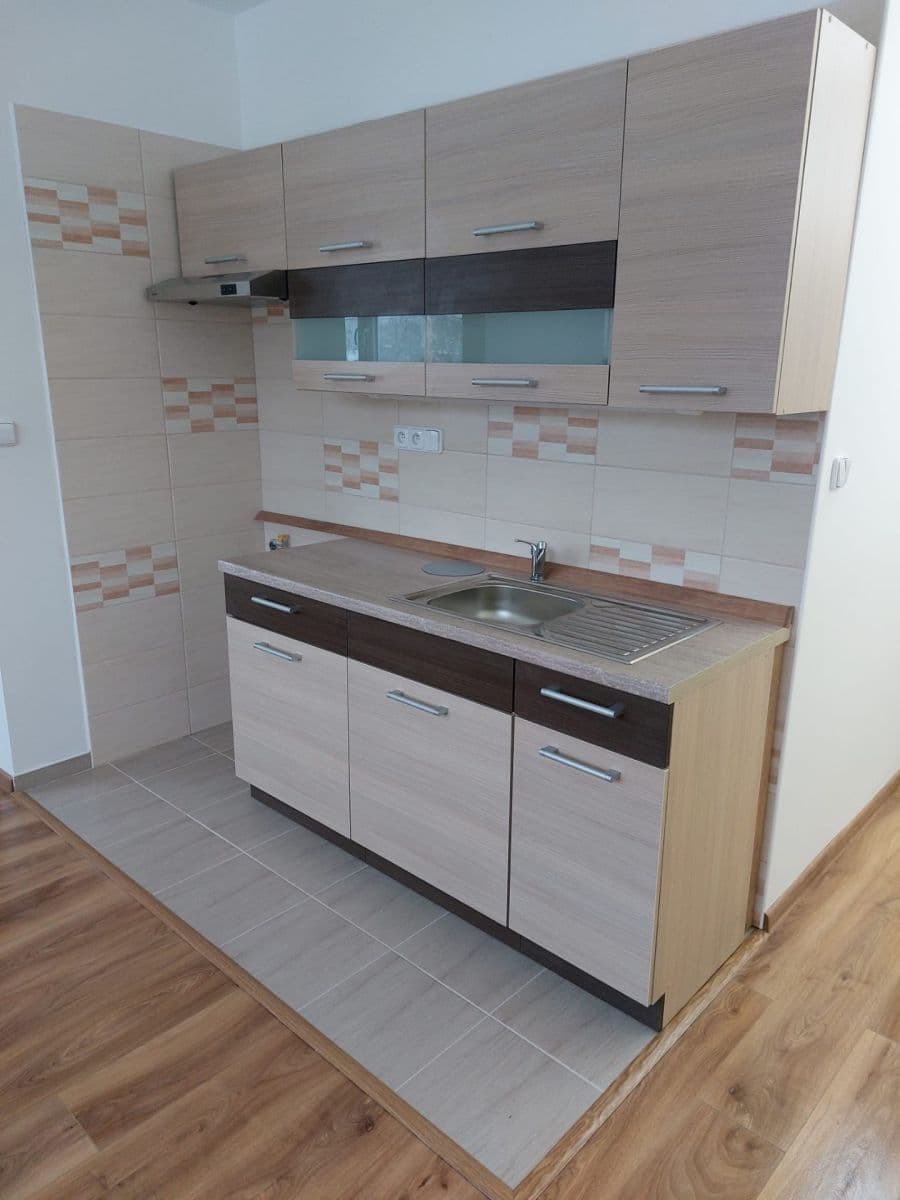 Pronájem bytu 1+1 35 m², Na Vyhaslém, Kladno, Středočeský kraj Pronájem bytu 1+1 35 m², Na Vyhaslém, Kladno, Středočeský kraj