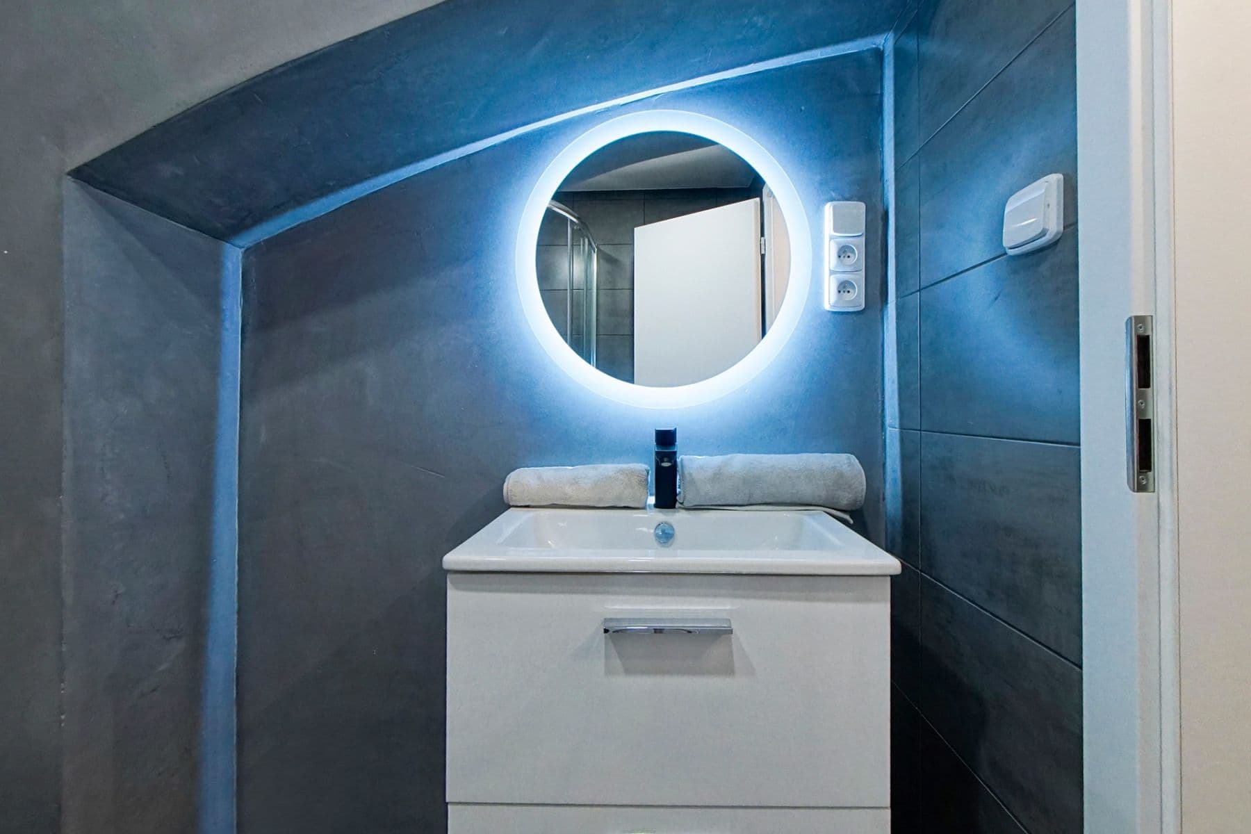 Pronájem bytu 2+kk 21 m², Holandská, Praha, Praha Pronájem bytu 2+kk 21 m², Holandská, Praha, Praha
