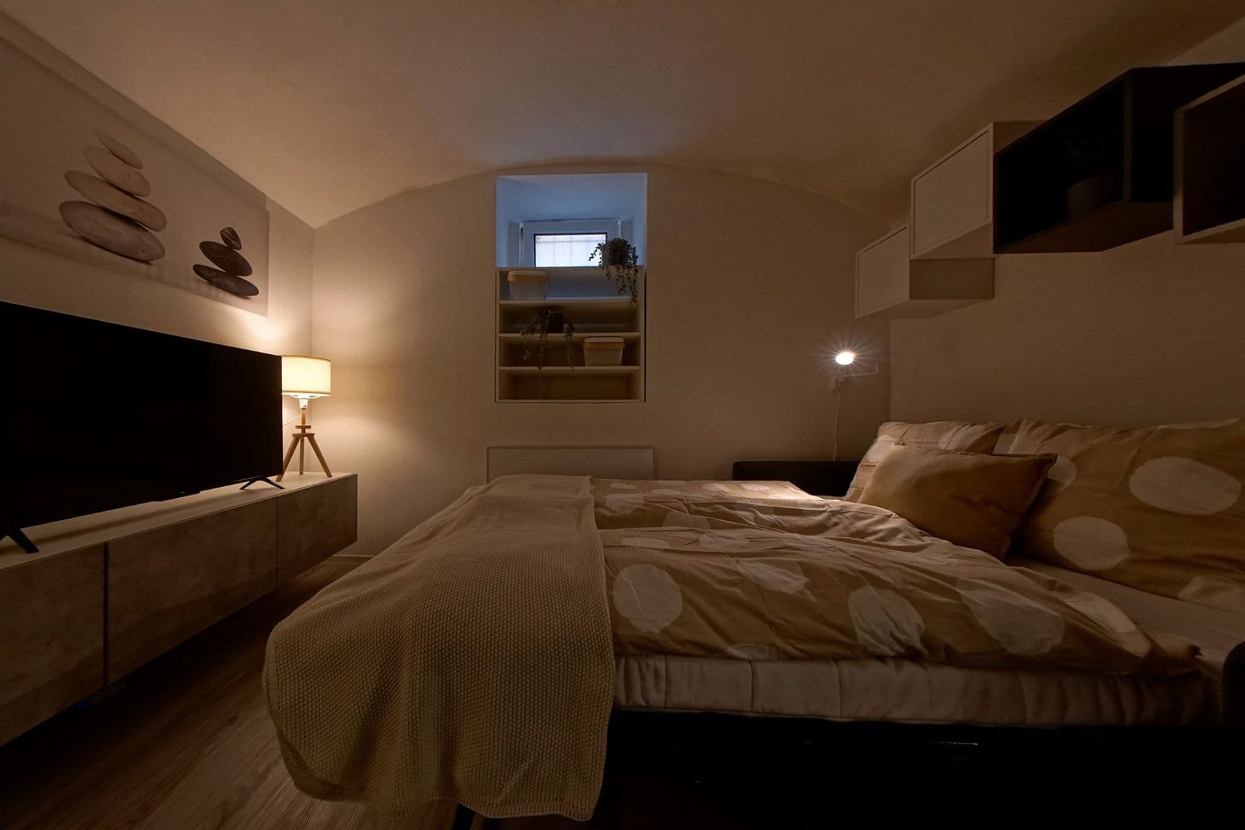 Pronájem bytu 2+kk 21 m², Holandská, Praha, Praha Pronájem bytu 2+kk 21 m², Holandská, Praha, Praha
