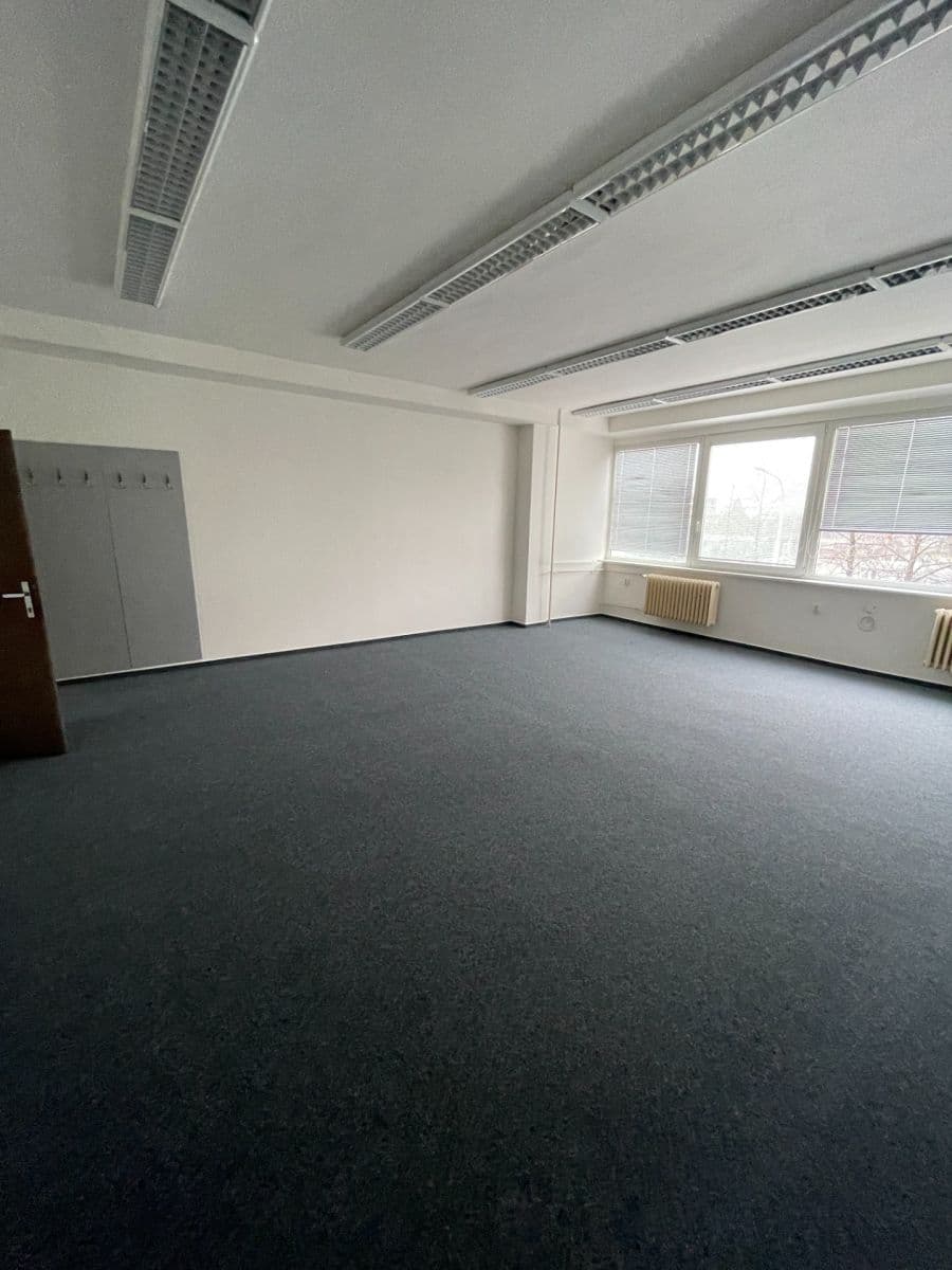 Pronájem nebytového prostoru 400 m², Služeb, Praha, Praha Pronájem nebytového prostoru 400 m², Služeb, Praha, Praha