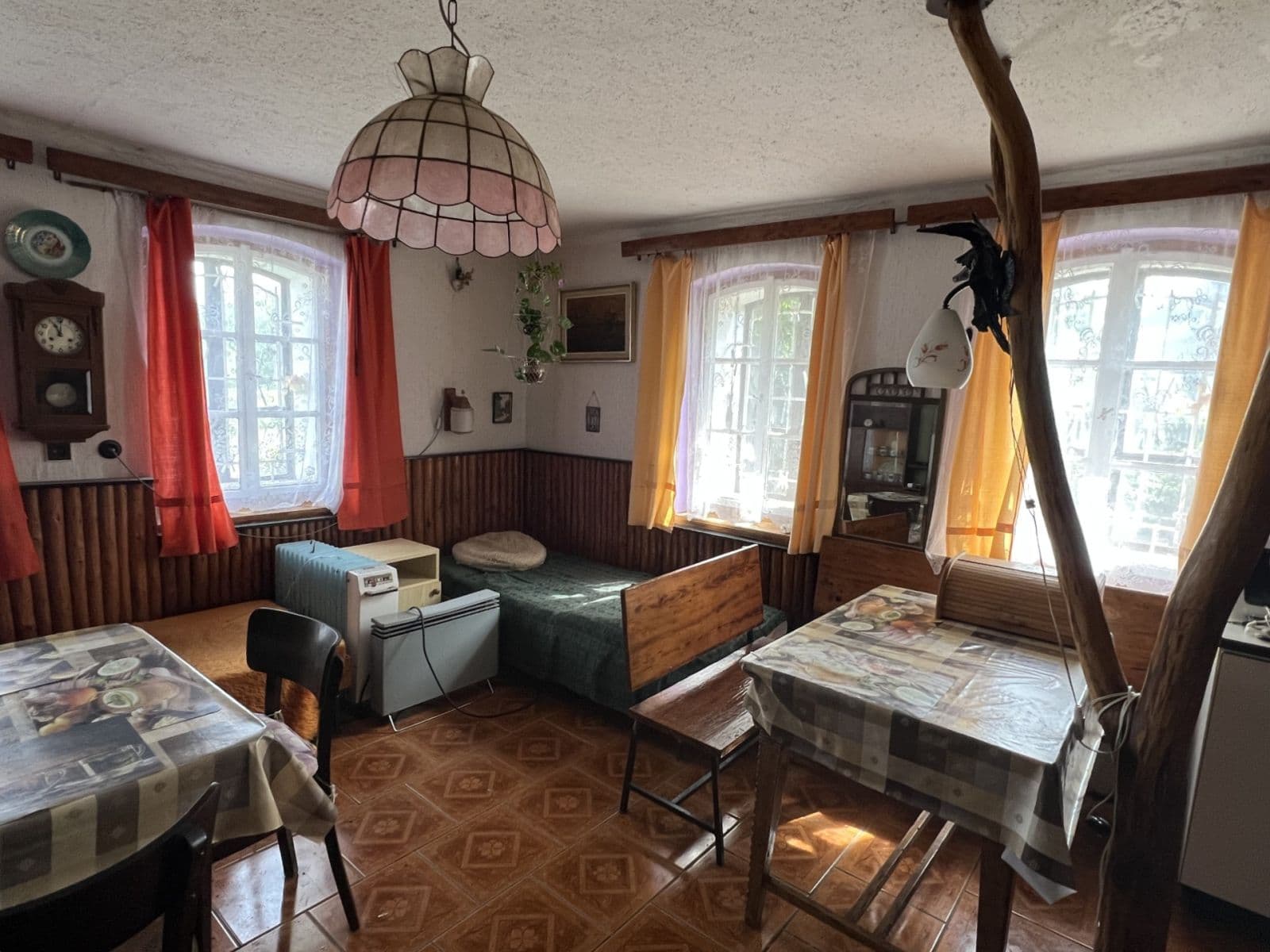 Prodej domu 140 m², pozemek 915 m², Katusice, Středočeský kraj Prodej domu 140 m², pozemek 915 m², Katusice, Středočeský kraj