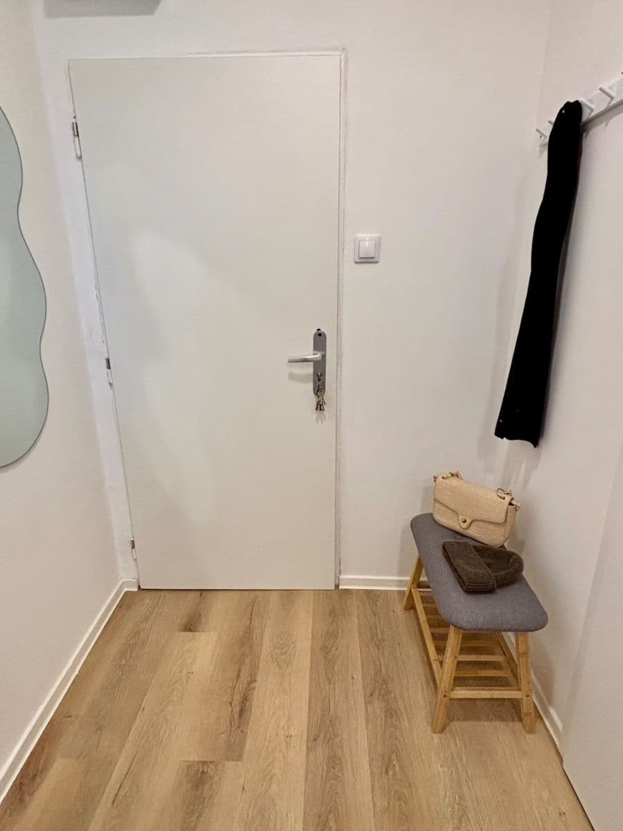 Pronájem bytu 1+kk 34 m², Dělnická, Praha, Praha Pronájem bytu 1+kk 34 m², Dělnická, Praha, Praha