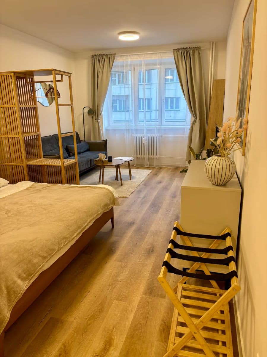 Pronájem bytu 1+kk 34 m², Dělnická, Praha, Praha Pronájem bytu 1+kk 34 m², Dělnická, Praha, Praha