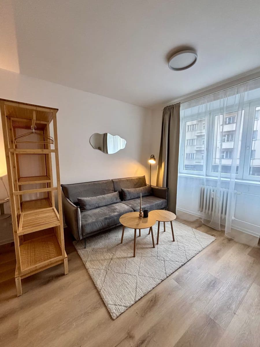 Pronájem bytu 1+kk 34 m², Dělnická, Praha, Praha Pronájem bytu 1+kk 34 m², Dělnická, Praha, Praha