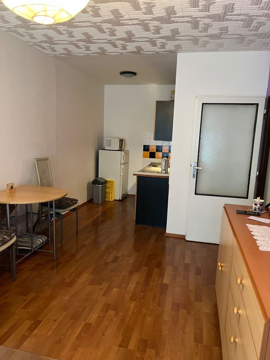 Pronájem bytu 2+kk 45 m², Chabařovická, Praha, Praha Pronájem bytu 2+kk 45 m², Chabařovická, Praha, Praha