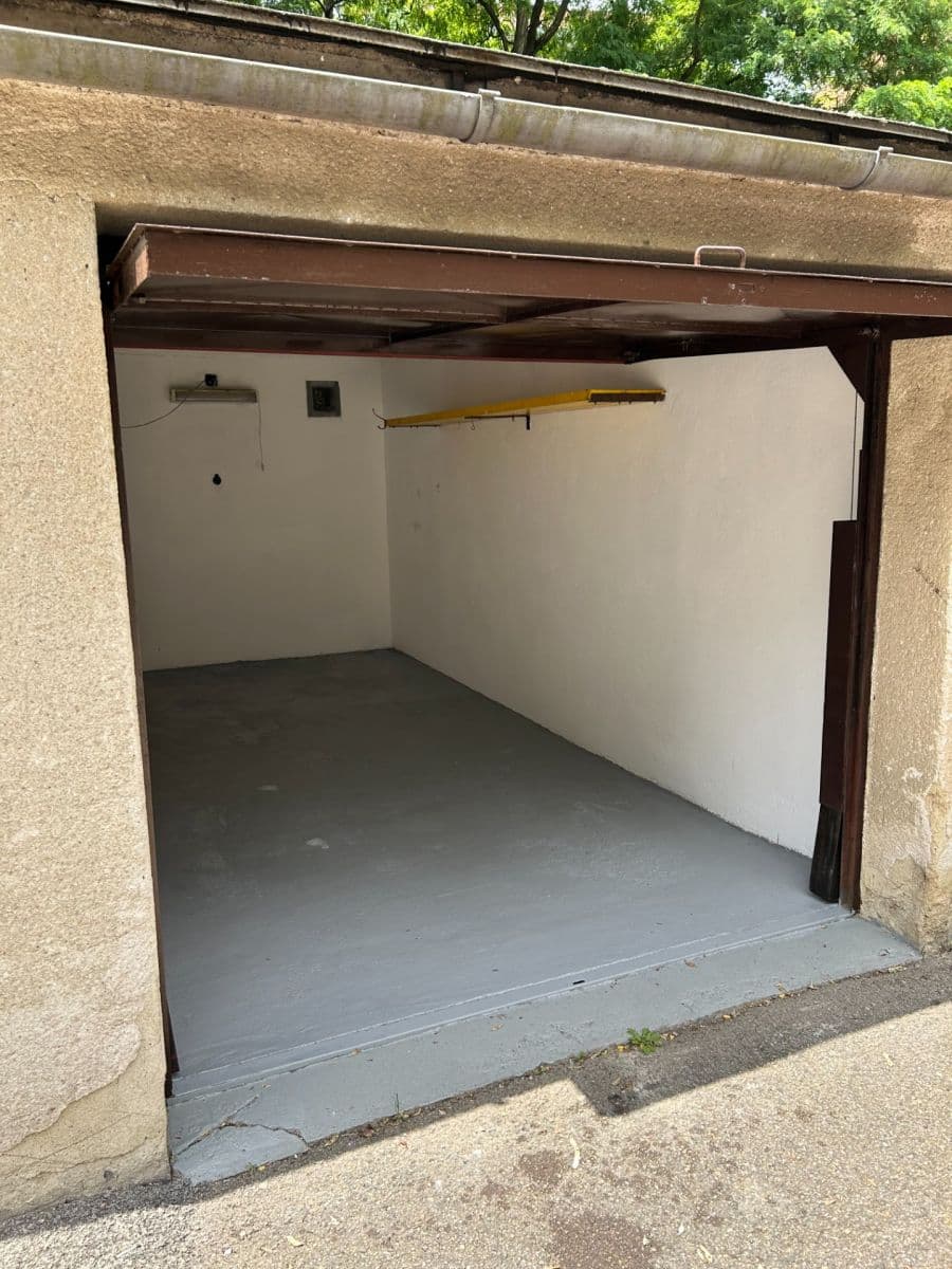 Pronájem garáže 15 m², Horní, Brno, Jihomoravský kraj Pronájem garáže 15 m², Horní, Brno, Jihomoravský kraj