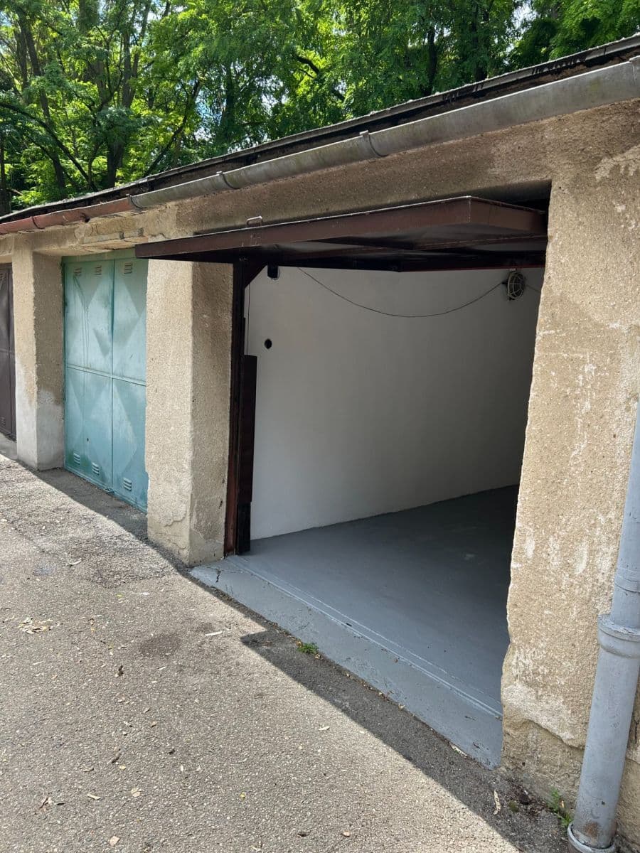 Pronájem garáže 15 m², Horní, Brno, Jihomoravský kraj Pronájem garáže 15 m², Horní, Brno, Jihomoravský kraj