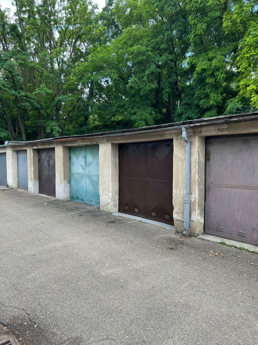 Pronájem garáže 15 m², Horní, Brno, Jihomoravský kraj Pronájem garáže 15 m², Horní, Brno, Jihomoravský kraj