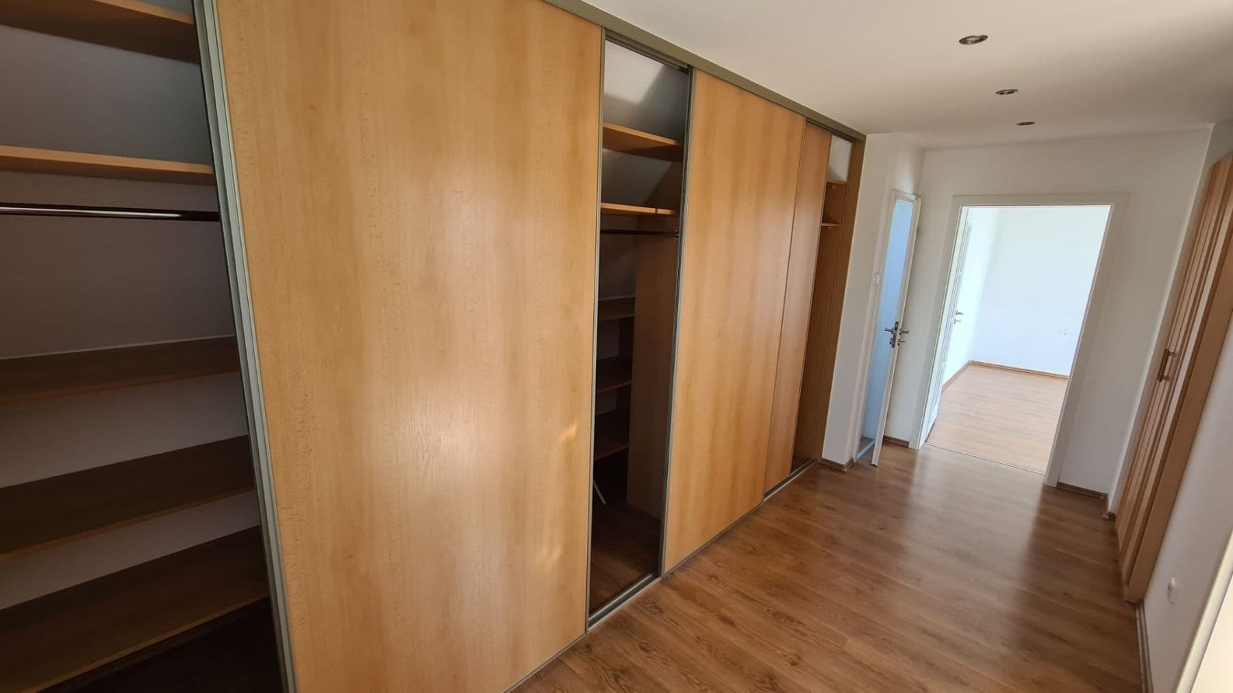 Prodej domu 142 m², pozemek 451 m², Západní, Hovorčovice, Středočeský kraj Prodej domu 142 m², pozemek 451 m², Západní, Hovorčovice, Středočeský kraj