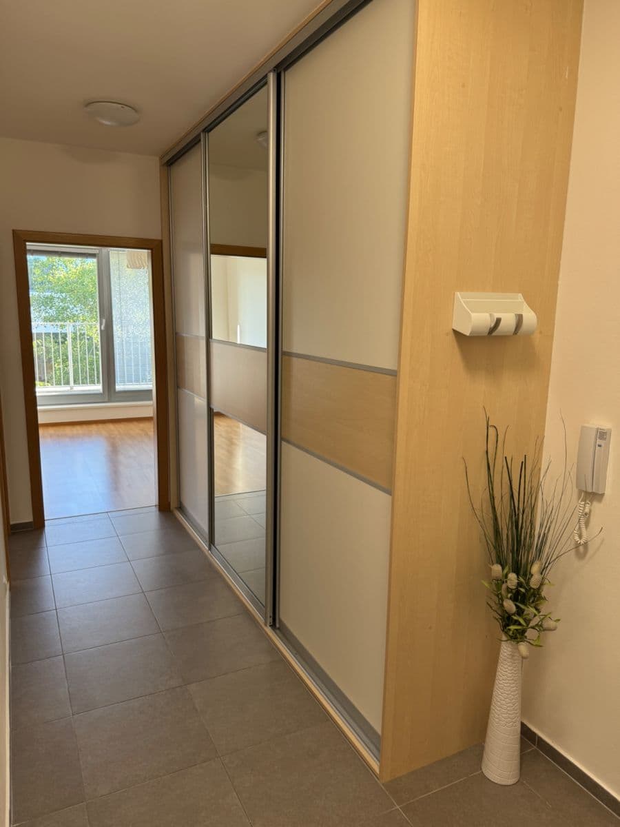 Pronájem bytu 2+kk 70 m², Na Fialce, Říčany, Středočeský kraj Pronájem bytu 2+kk 70 m², Na Fialce, Říčany, Středočeský kraj