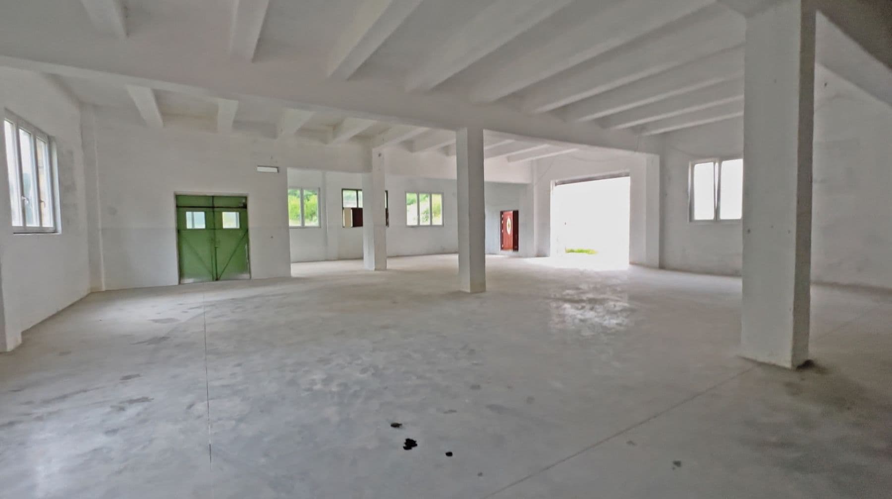 Pronájem nebytového prostoru 700 m², Jílové u Prahy, Středočeský kraj Pronájem nebytového prostoru 700 m², Jílové u Prahy, Středočeský kraj